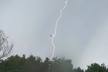 EasyJet plane hit by lightning, making emergency landing at Gatwick Airport