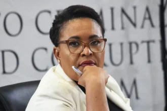 A ``gift'' from a lover and a ``failed'' cocaine investigation: South Africa's police investigation stumbles