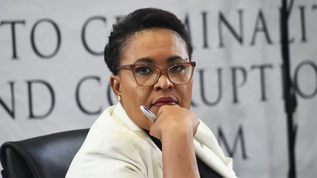 A ``gift'' from a lover and a ``failed'' cocaine investigation: South Africa's police investigation stumbles