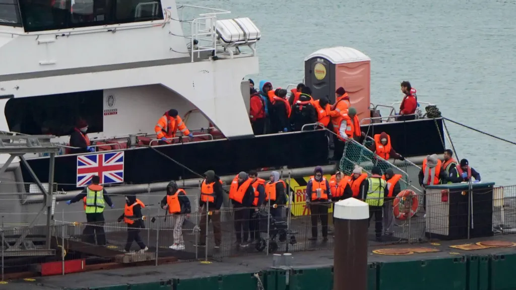 AI will be used to estimate the age of asylum seekers starting next year