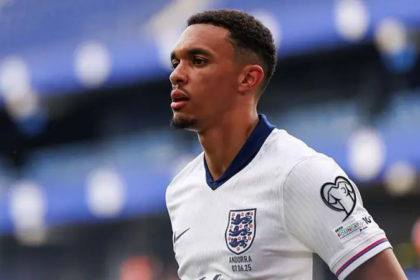 Alexander-Arnold calls comments on Rooney 'mind-boggling'
