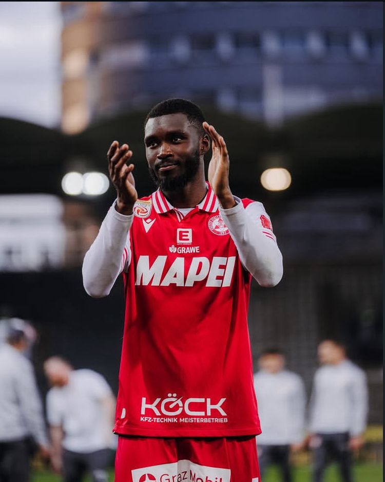 Ghanaian national team defender Velez Owusu signs permanent contract with Glazer AK