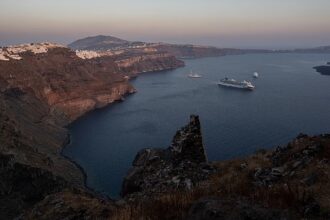 Greece unveils framework to curb overtourism, increase investment and protect special regions