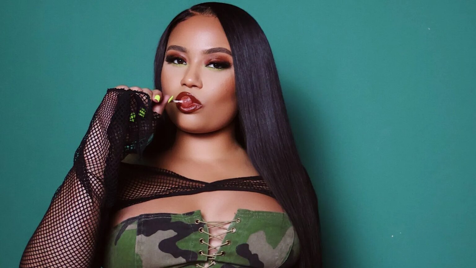 Molly Wins Best International Collaboration Award at 27th TGMA with Star-Studded Remix of 'Shake It To The Max'