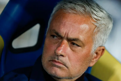 Mourinho completes unbeaten season with Benfica