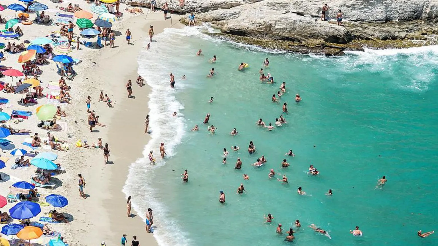 Mr Tui expects summer sales to fall by 10% as UK customers remain cautious.