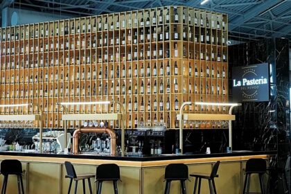 Pre-Flight Drinks: Should alcohol be served at the airport before your morning flight?