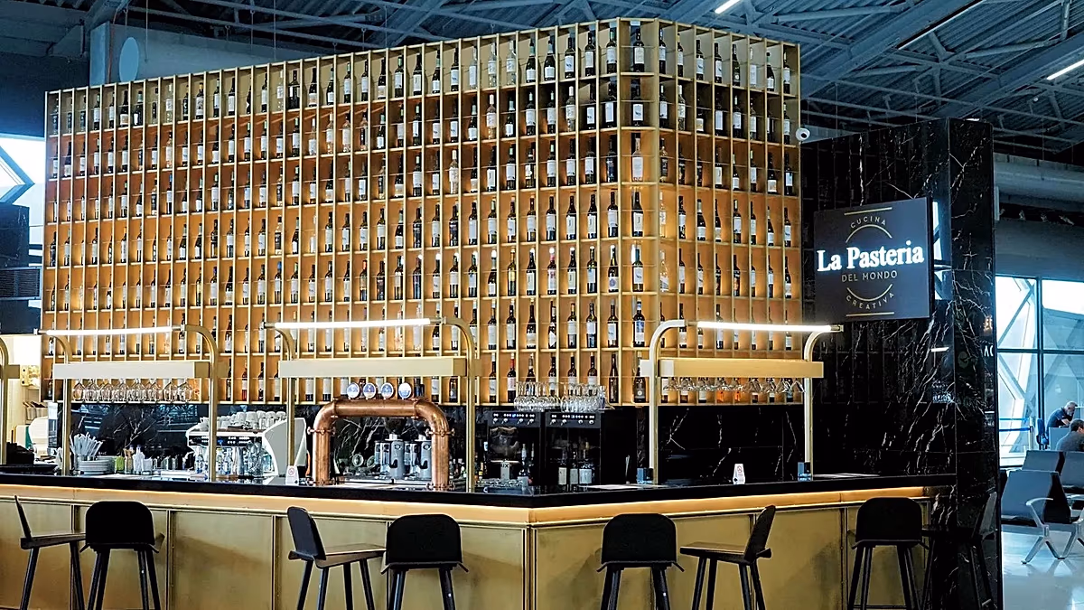 Pre-Flight Drinks: Should alcohol be served at the airport before your morning flight?