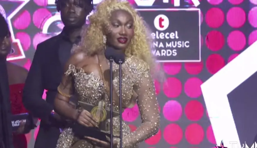 Wendy Shay was crowned Afrobeat/Afropop Artist at the 27th TGMA