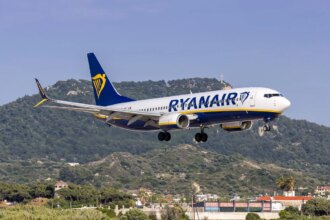 Ryanair cuts flights to Greece, eliminating 700,000 seats this winter