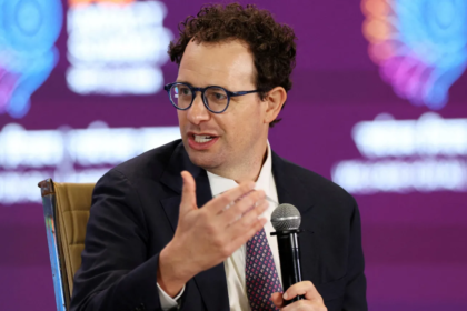 AI giant Anthropic announces plans to list on US stock market