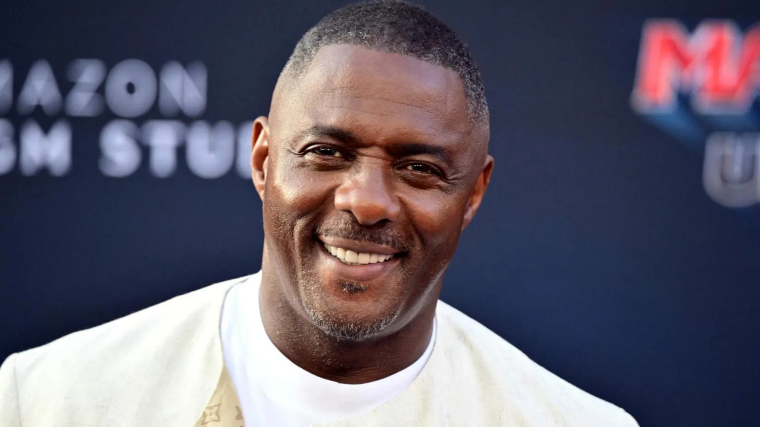"Don't try to wake James Bond" - Idris Elba