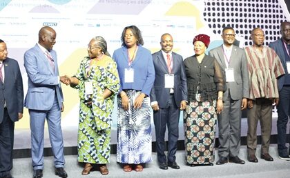 Haruna Iddrisu (2nd from left), Minister of Education, exchanging pleasantries with Dr Ida Opoku Mensah (3r from left), the conference chair. With them are some invited guests and participants in the conference. Picture: BENEDICT OBUOBI