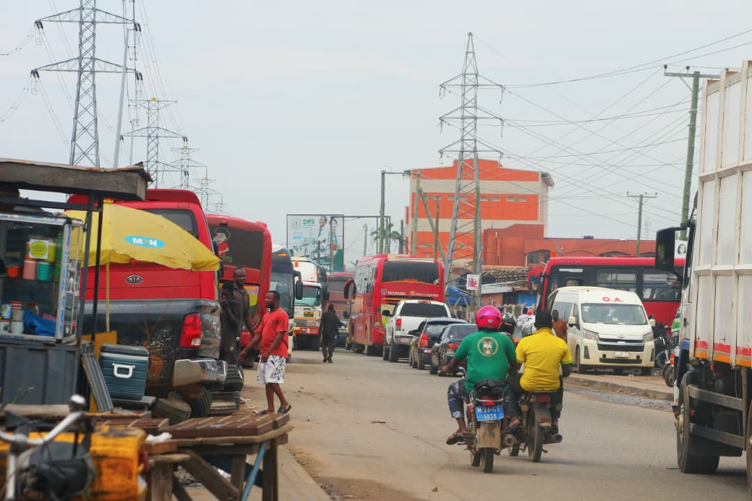 Motorists and pedestrians condemn Avenor's worsening encroachment on roads and sidewalks