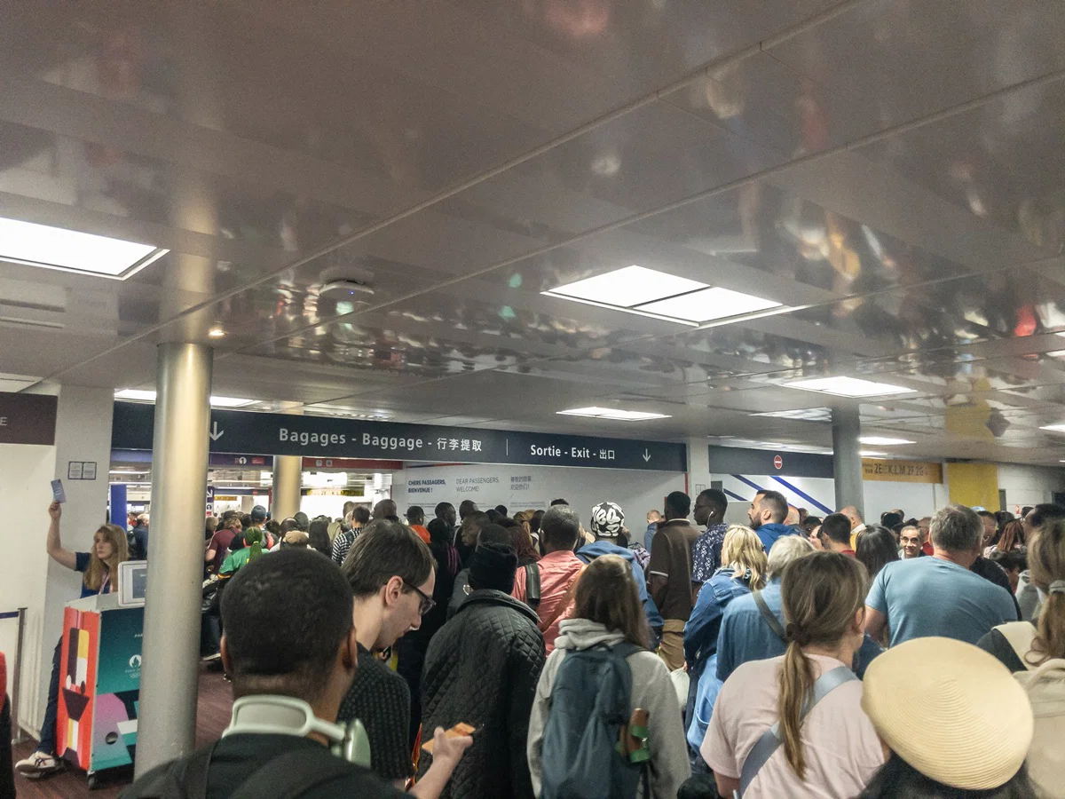150 passengers watched Ryanair plane depart without them after airport chaos