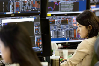 Stock markets remain reeling amid technology concerns and new Middle East attacks