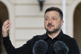 Zelensky arrives in the UK to meet European leaders at Downing Street